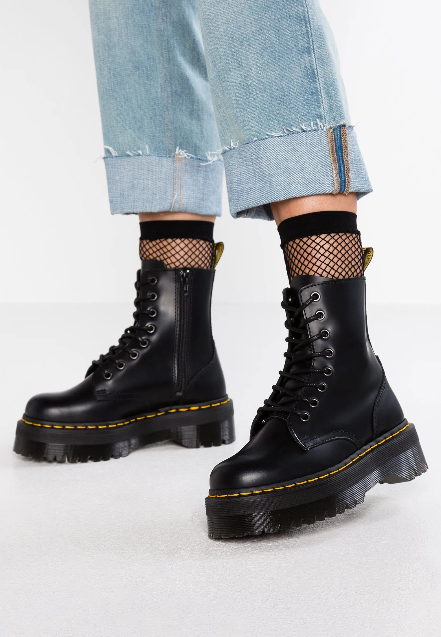 DR MARTENS JADON SMOOTH LEATHER PLATFORM BOOTS - BLACK