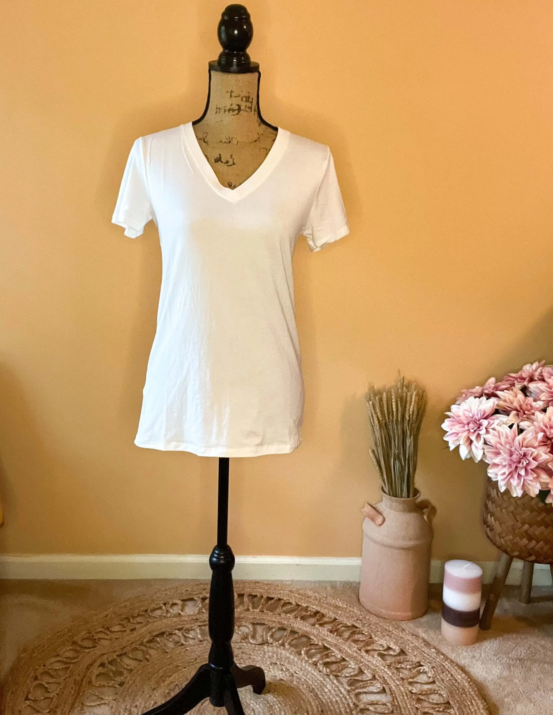 Flawless Fit V-Neck Short Sleeve Top - Soft White